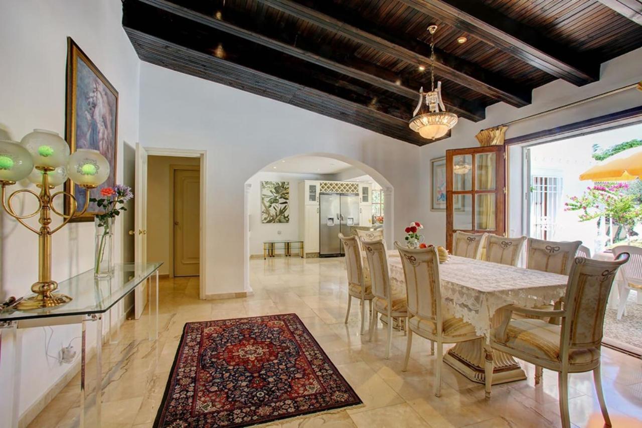 Exclusive Villa Las Palmeras Puerto Banus With Heated Private Swimming Pool, Marbella, Spain Dış mekan fotoğraf