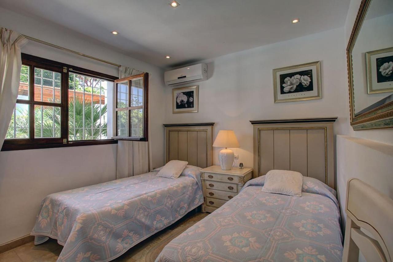 Exclusive Villa Las Palmeras Puerto Banus With Heated Private Swimming Pool, Marbella, Spain Dış mekan fotoğraf