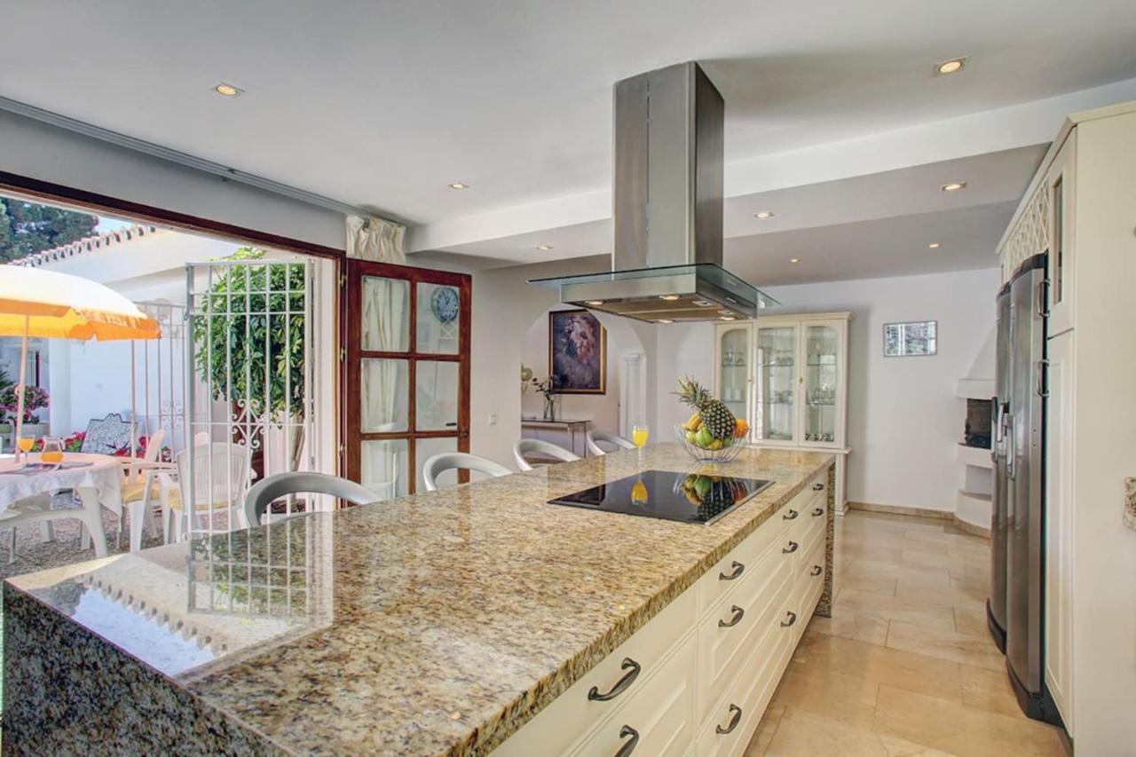 Exclusive Villa Las Palmeras Puerto Banus With Heated Private Swimming Pool, Marbella, Spain Dış mekan fotoğraf